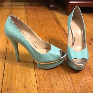 Teal Enzo Angiolini platform pump